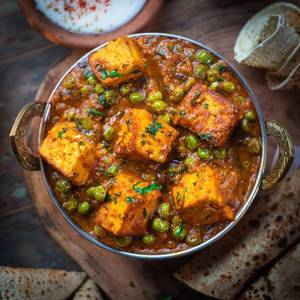 Matar paneer