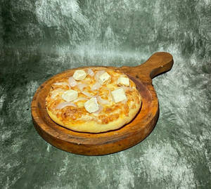 Paneer Onion Pizza
