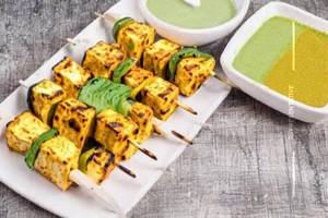 Lasooni Paneer Tikka