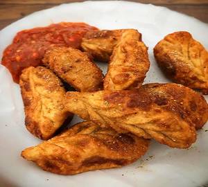 Fried Corn Momos And Red Chilli sauce [5 Pieces ]