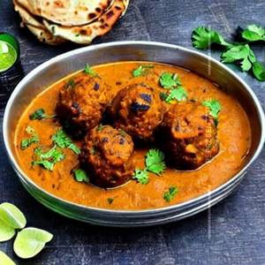Chicken keema kofta curry