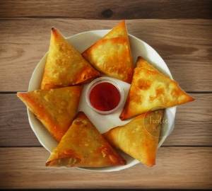 Veg Samosa (4 Pieces)