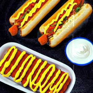 Veg Paneer Or Corn Hotdog Roll