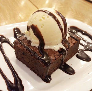 Brownie & Vanilla Ice Cream