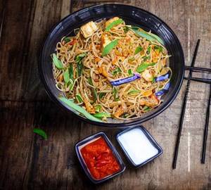 Paneer Singapore Noodles