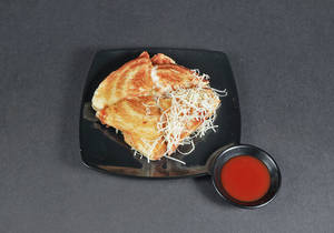 Surti Cheese Mayonnaise Masala Sandwich 