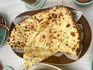 Cheese chilli garlic naan