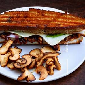 Bbq Mushrooms & Hash Sandwich