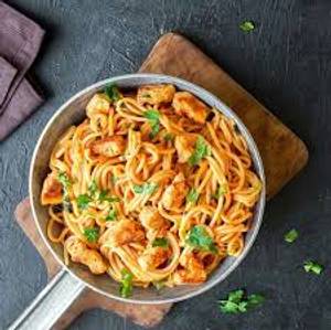 Schezwan noodles [egg]