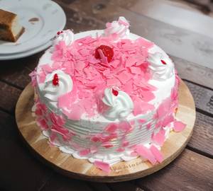 Eggless Strawberry Cake 500 Gram