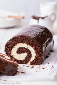Chocolate cream roll                                                  