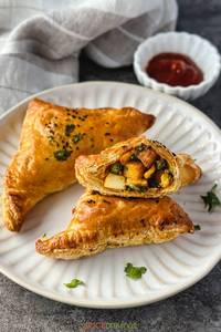 Paneer puff                                                          