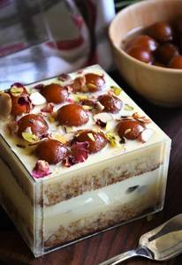 Gulab jamun treat cake [1 kg]               