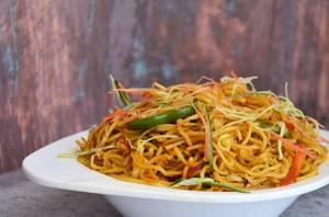 Veg Chowmin (1 Plate)