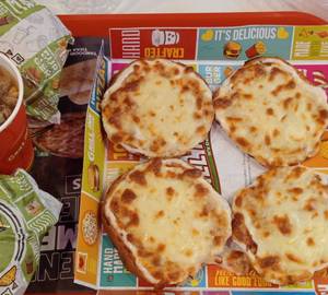 Garlic bread with cheese