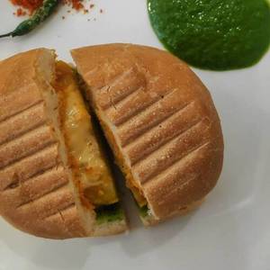 Schezwan Vada Pav