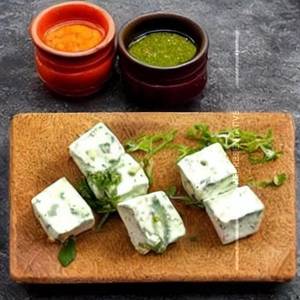 Stuff Paneer Garlic Sauce