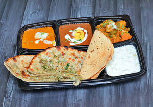 Gobhi Chur Chur Naan Thali