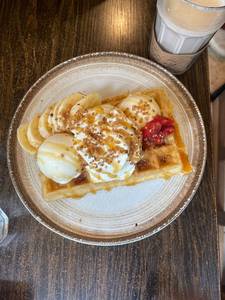 Banana Caramel Waffle  