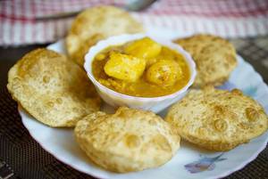 4 Pieces Kachori (Sattu) & Sabzi