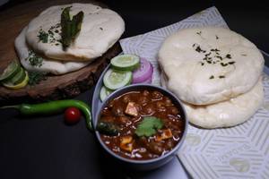 Chole Kulcha