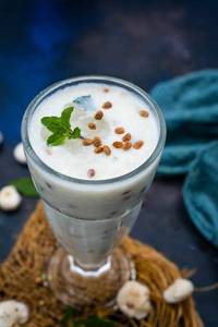 Black Current Lassi