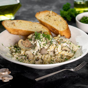 Fusilli Alfredo With Mushroom