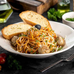 Spaghetti With Chicken Meat Balls In Marinara Sauce