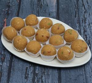 Besan Ladoo ( Desi Ghee )