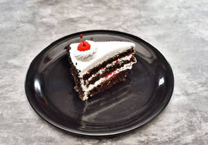 Black Forest Pastry [1 Piece]