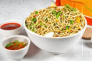 Egg Hakka Noodles