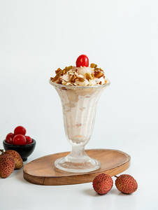 Luxury Of Lychee Sundae