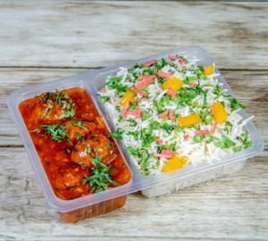 Veg Fried Rice [500 ml] and Veg Manchurian Gravy [4 Pieces]