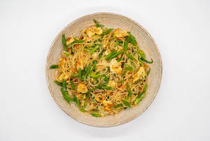 Egg Wok-tossed Hakka Noodles