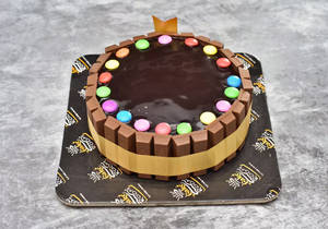 KitKat Cake