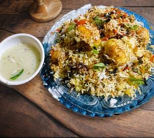 Egg chicken biryani