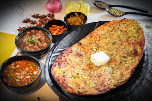 Gobhi Masala Amritsari Kulcha