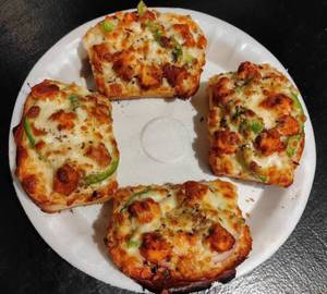Paneer Garlic Bread