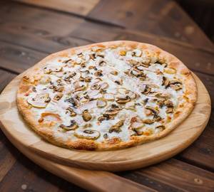Cheese and mushroom pizza               