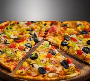 Veggie delight pizza