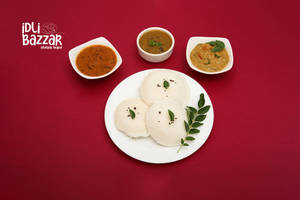Idli (3 Nos) With Vegetable Kurma