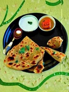 Desi Ghee Tawa Aloo Methi Paratha
