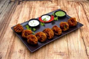 Veg Schezwan Fried Momos