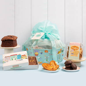 Premium Gift Hamper Basket (Eggless)