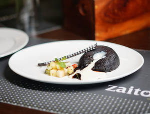 Lava Cake With White Sauce