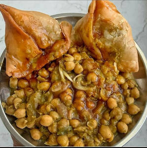 Samosa With Chana Full