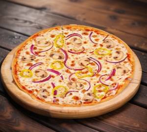 Classic onion and capsicum pizza