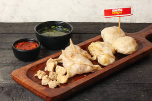 Steamed Chicken Momo Platter