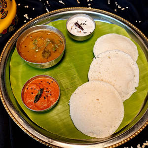 Plain Idli
