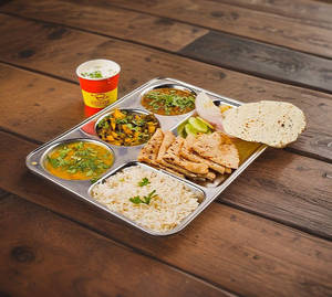 Yellow Daal+ Daal Makhni +rice+4 Roti + Salad